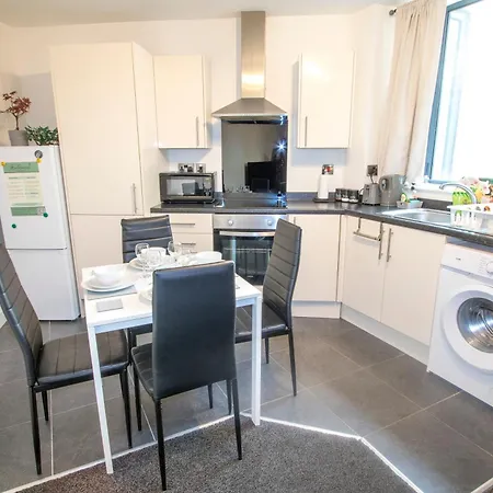 2 Bedroom Flat-Free Parking Manchester Exterior photo