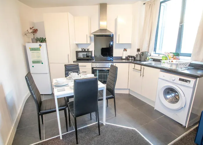 2 Bedroom Flat-Free Parking